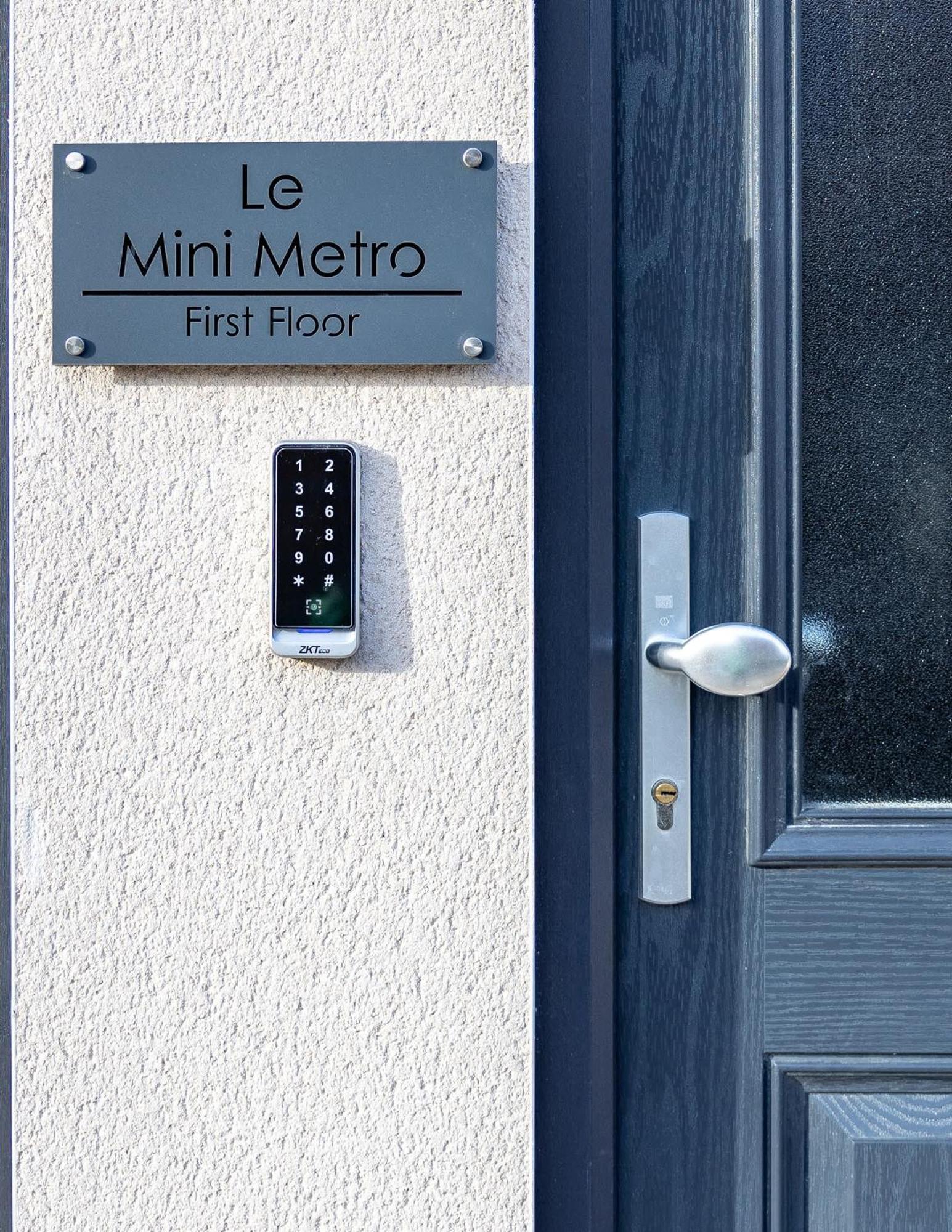Le Mini Metro - First Floor Apartment Whitby