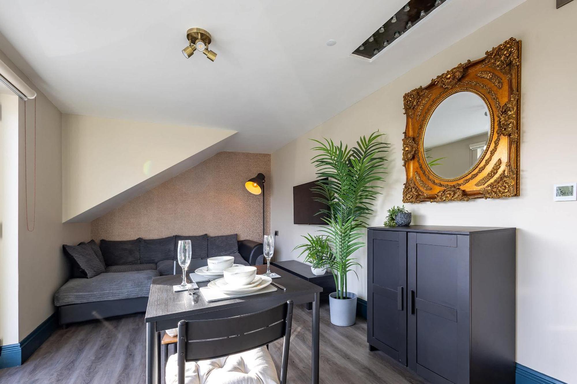 Le Mini Metro - First Floor Apartment