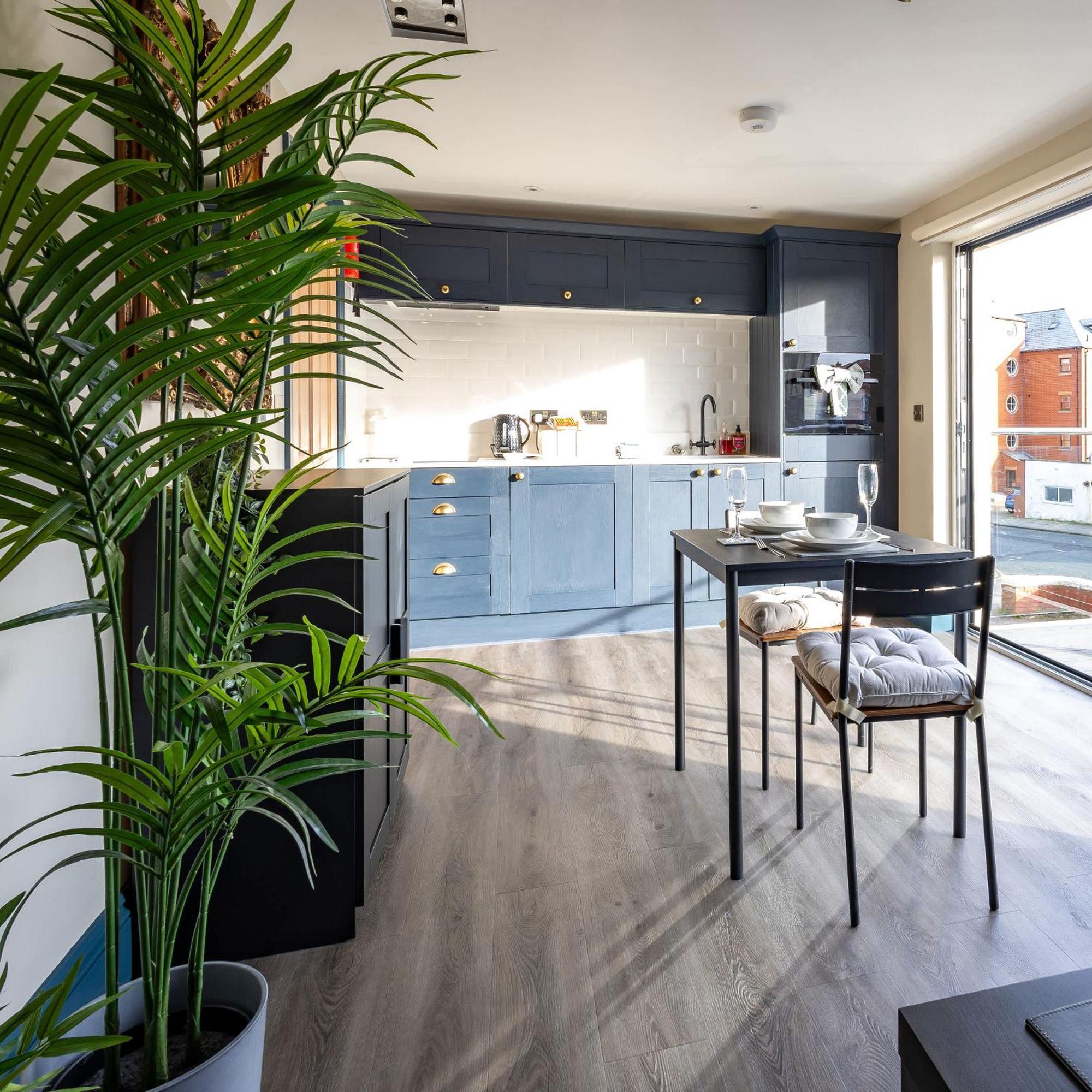 Le Mini Metro - First Floor Whitby