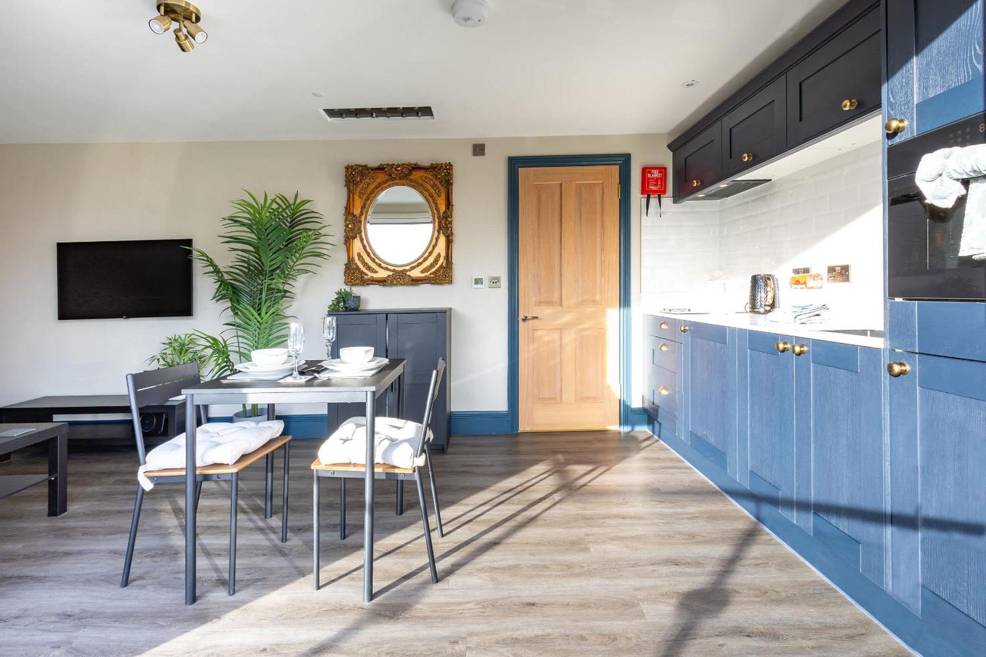 Le Mini Metro - First Floor Apartment *